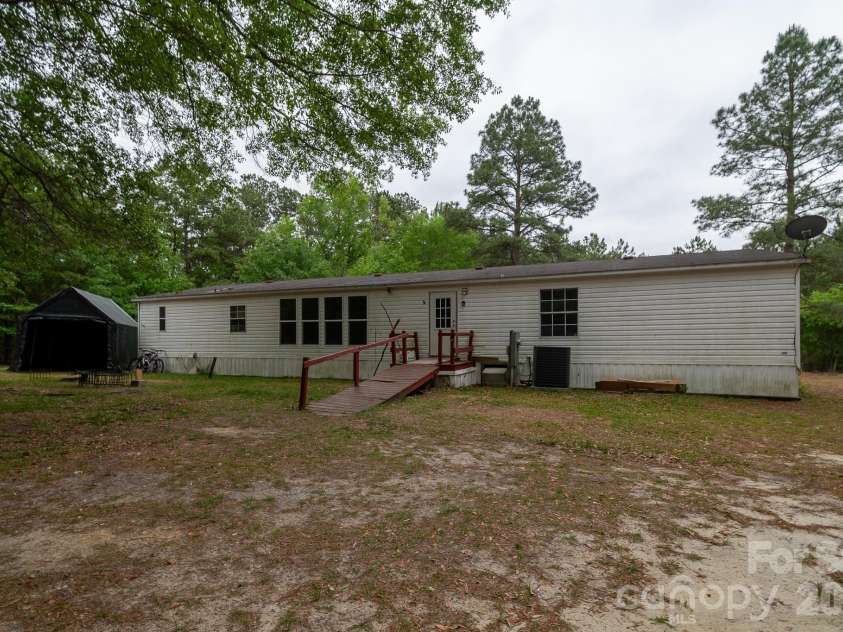 3133 Magnolia Road, Bennettsville, SC 29512.  MLS# CAR4376342, YatesRealty ID 40227. 