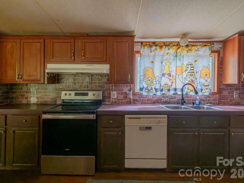 3133 Magnolia Road, Bennettsville, SC 29512.  MLS# CAR4376342, YatesRealty ID 40227. 