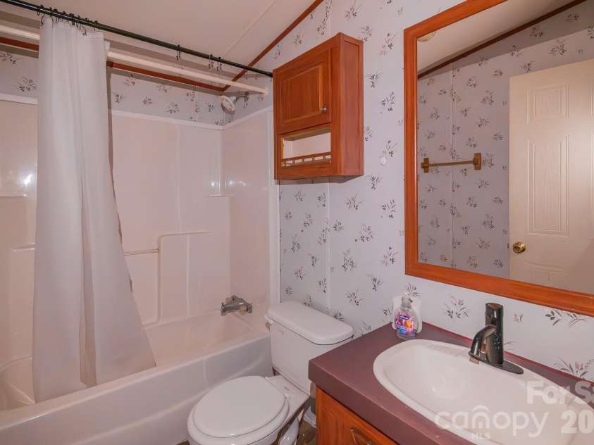 3133 Magnolia Road, Bennettsville, SC 29512.  MLS# CAR4376342, YatesRealty ID 40227. 