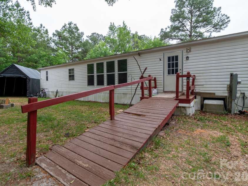 3133 Magnolia Road, Bennettsville, SC 29512.  MLS# CAR4376342, YatesRealty ID 40227. 