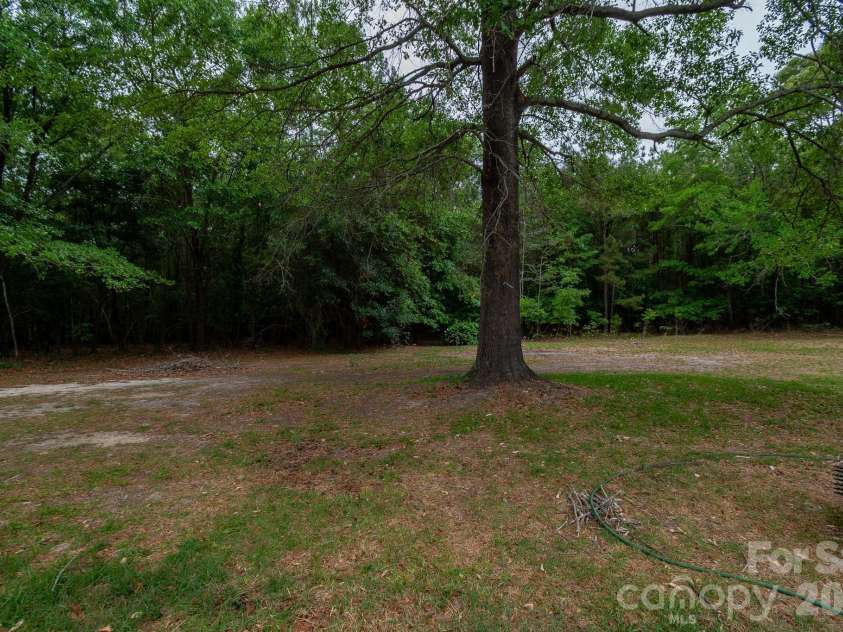 3133 Magnolia Road, Bennettsville, SC 29512.  MLS# CAR4376342, YatesRealty ID 40227. 