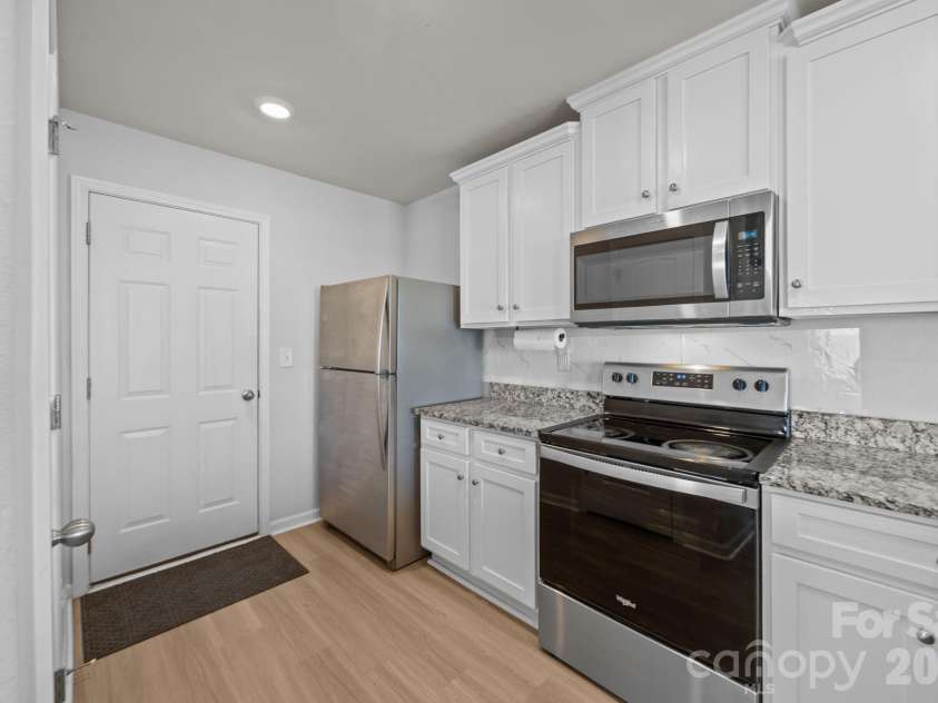 411 Apex Circle, Shelby, NC 28152.  MLS# CAR4352344, YatesRealty ID 4023. 