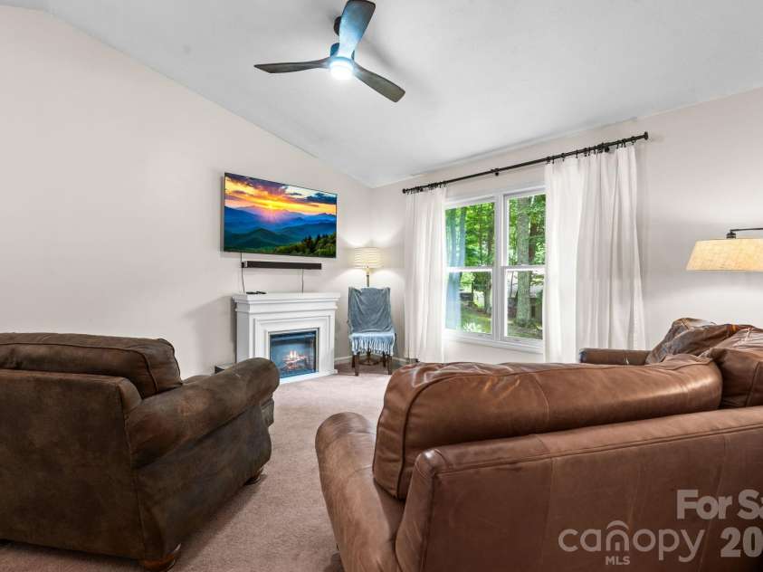 100 Summersweet Drive, Banner Elk, NC 28604.  MLS# CAR4402468, YatesRealty ID 40231. 