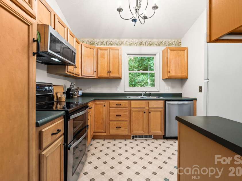 100 Summersweet Drive, Banner Elk, NC 28604.  MLS# CAR4402468, YatesRealty ID 40231. 