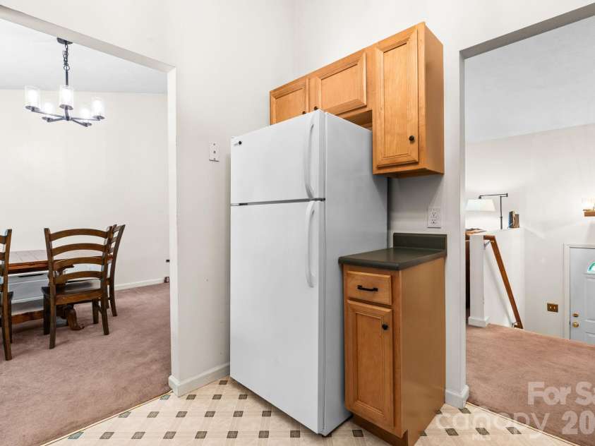 100 Summersweet Drive, Banner Elk, NC 28604.  MLS# CAR4402468, YatesRealty ID 40231. 