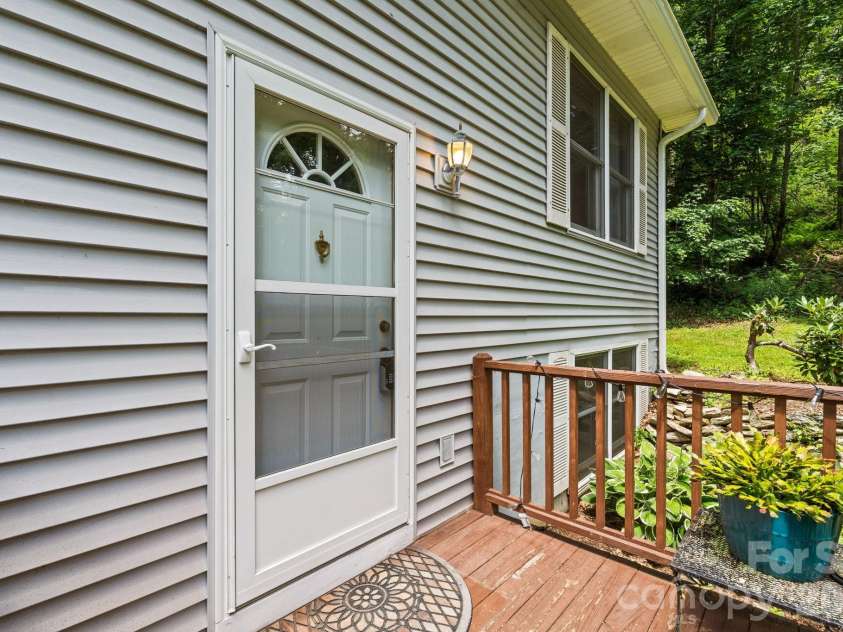 100 Summersweet Drive, Banner Elk, NC 28604.  MLS# CAR4402468, YatesRealty ID 40231. 