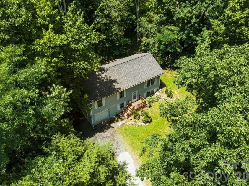 100 Summersweet Drive, Banner Elk, NC 28604.  MLS# CAR4402468, YatesRealty ID 40231. 