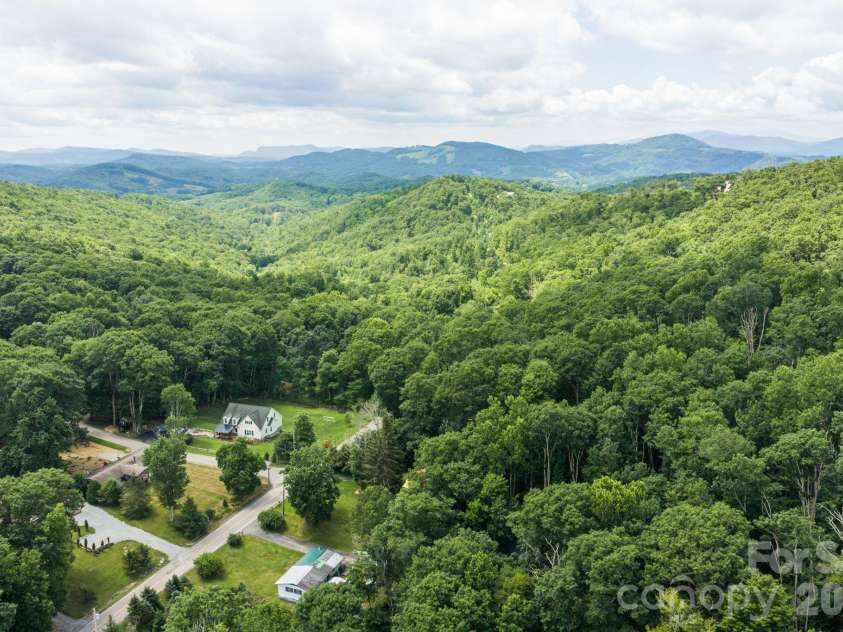 100 Summersweet Drive, Banner Elk, NC 28604.  MLS# CAR4402468, YatesRealty ID 40231. 