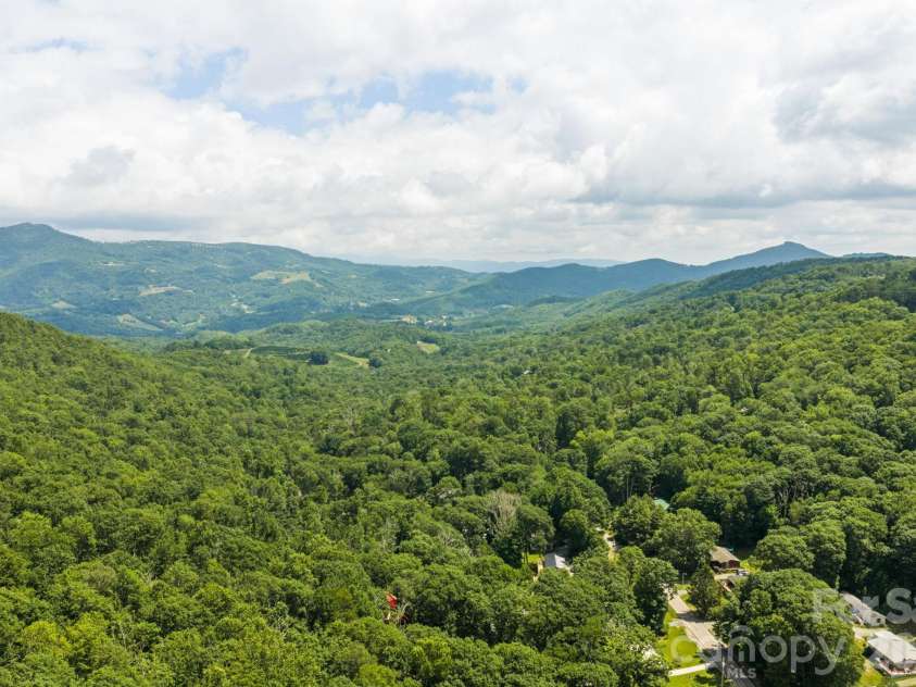 100 Summersweet Drive, Banner Elk, NC 28604.  MLS# CAR4402468, YatesRealty ID 40231. 