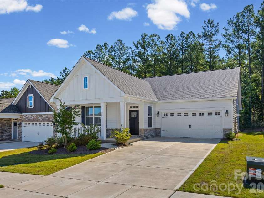 2028 Skyhawk Drive, York, SC 29745.  MLS# CAR4425331, YatesRealty ID 40232. 