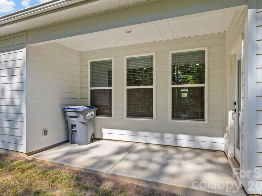 2028 Skyhawk Drive, York, SC 29745.  MLS# CAR4425331, YatesRealty ID 40232. 