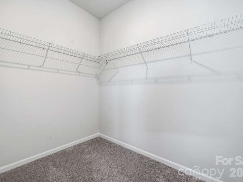 5114 Orchardview Way, Charlotte, NC 28216.  MLS# CAR4406338, YatesRealty ID 40233. Walk in closet
