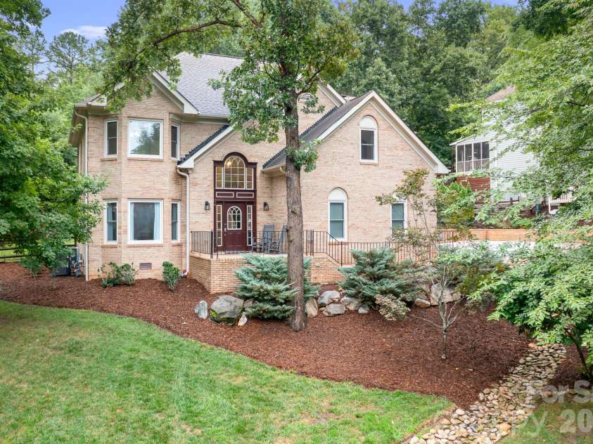 7048 Mariners Court, Tega Cay, SC 29708.  MLS# CAR4408357, YatesRealty ID 40235. 
