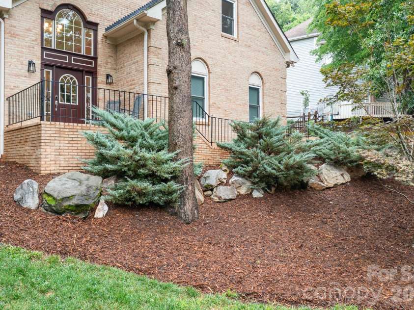 7048 Mariners Court, Tega Cay, SC 29708.  MLS# CAR4408357, YatesRealty ID 40235. 