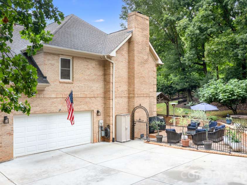 7048 Mariners Court, Tega Cay, SC 29708.  MLS# CAR4408357, YatesRealty ID 40235. 