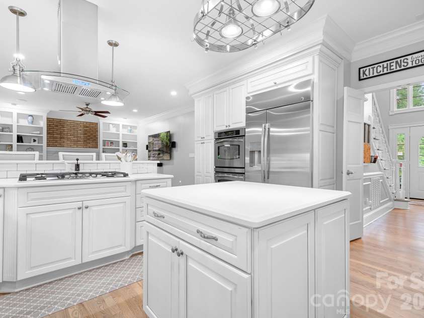 7048 Mariners Court, Tega Cay, SC 29708.  MLS# CAR4408357, YatesRealty ID 40235. 