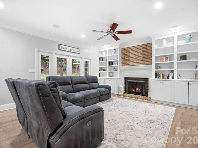 7048 Mariners Court, Tega Cay, SC 29708.  MLS# CAR4408357, YatesRealty ID 40235. 