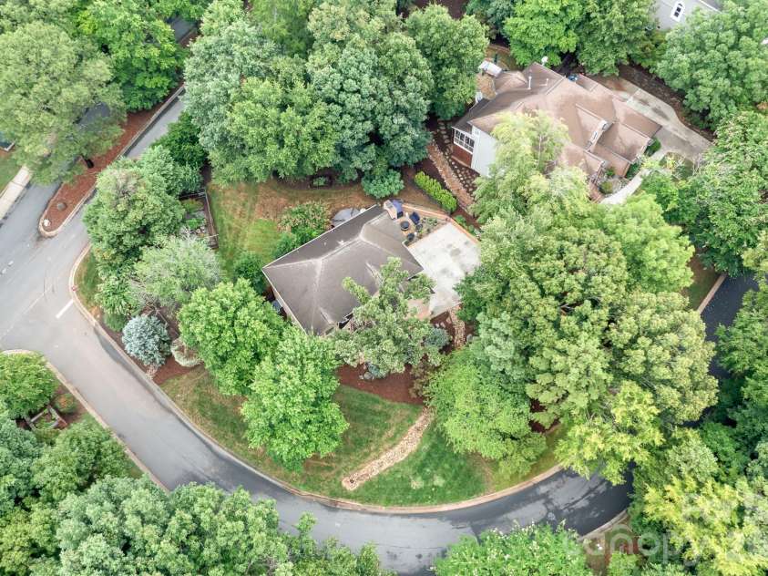 7048 Mariners Court, Tega Cay, SC 29708.  MLS# CAR4408357, YatesRealty ID 40235. Corner lot