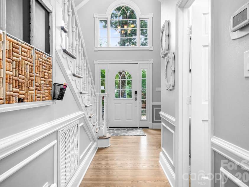 7048 Mariners Court, Tega Cay, SC 29708.  MLS# CAR4408357, YatesRealty ID 40235. Entry Hall