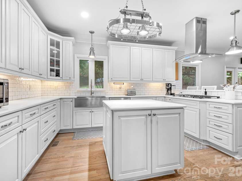 7048 Mariners Court, Tega Cay, SC 29708.  MLS# CAR4408357, YatesRealty ID 40235. Fully renovated kitchen
