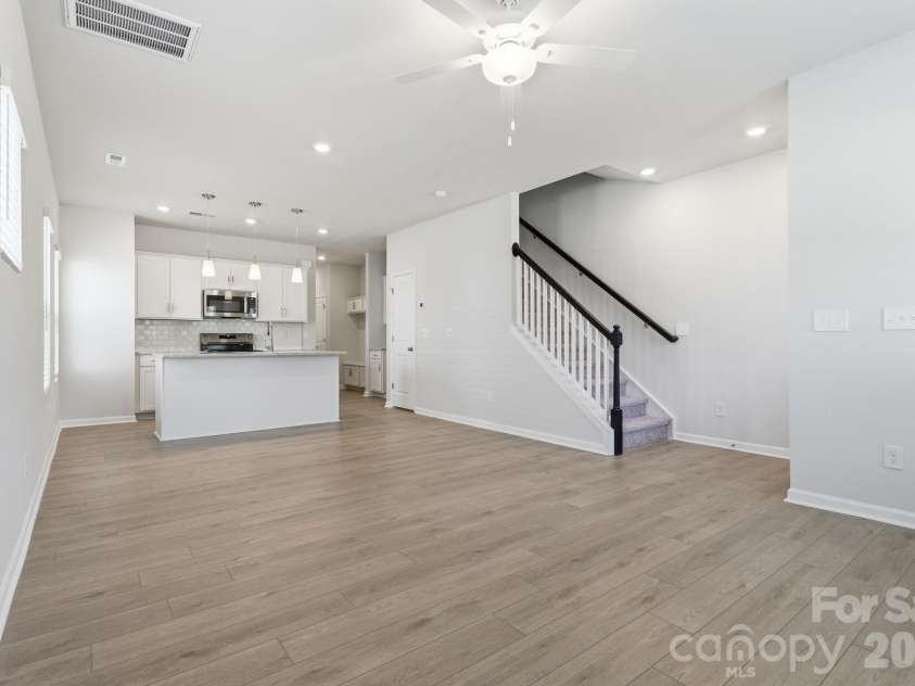 4618 Lakeview Road, Charlotte, NC 28216.  MLS# CAR4406136, YatesRealty ID 40236. 