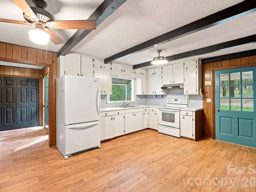 1083 Murdocksville Road, West End, NC 27376.  MLS# CAR4407490, YatesRealty ID 40237. 