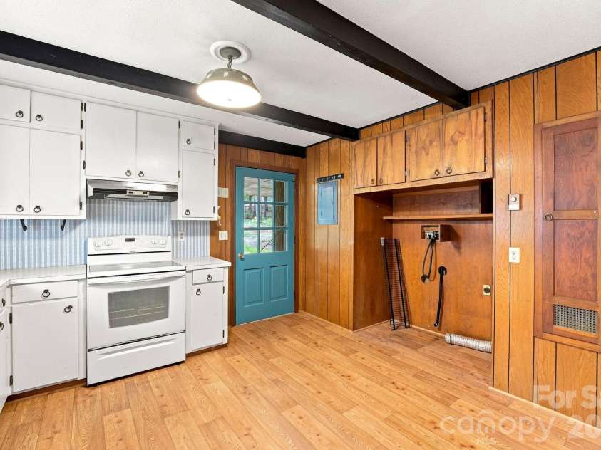 1083 Murdocksville Road, West End, NC 27376.  MLS# CAR4407490, YatesRealty ID 40237. 