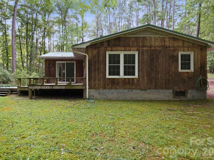 1083 Murdocksville Road, West End, NC 27376.  MLS# CAR4407490, YatesRealty ID 40237. 
