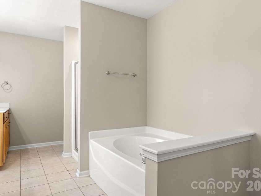 9055 Pembroke Court, Fort Mill, SC 29707.  MLS# CAR4405192, YatesRealty ID 40239. 