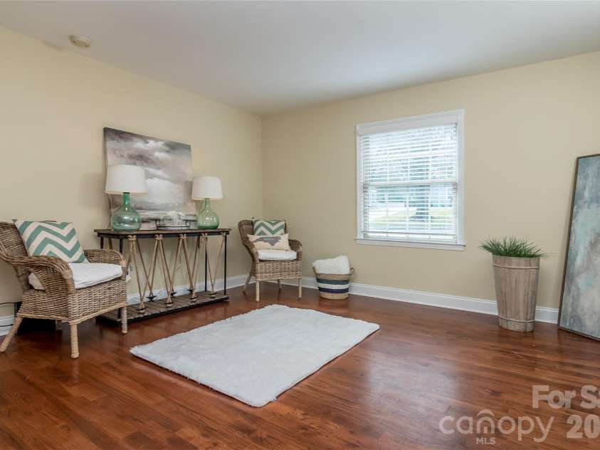 4911 Park Road, Charlotte, NC 28209.  MLS# CAR4340027, YatesRealty ID 4024. 