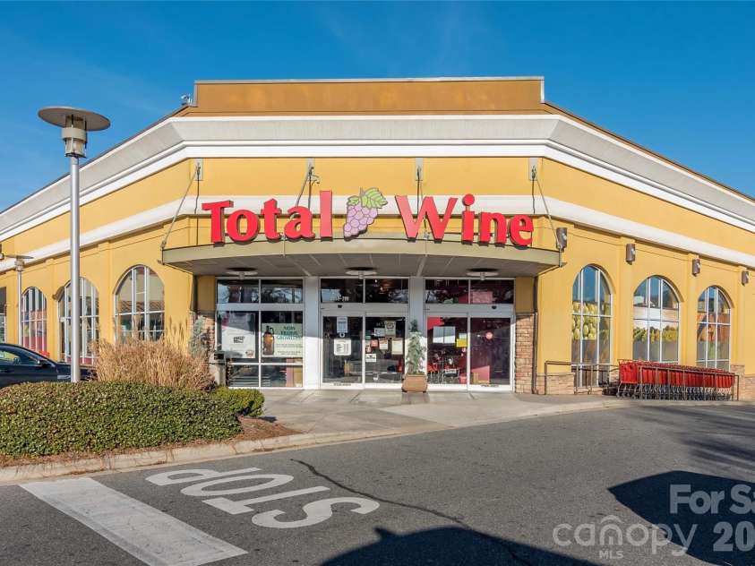 4911 Park Road, Charlotte, NC 28209.  MLS# CAR4340027, YatesRealty ID 4024. 