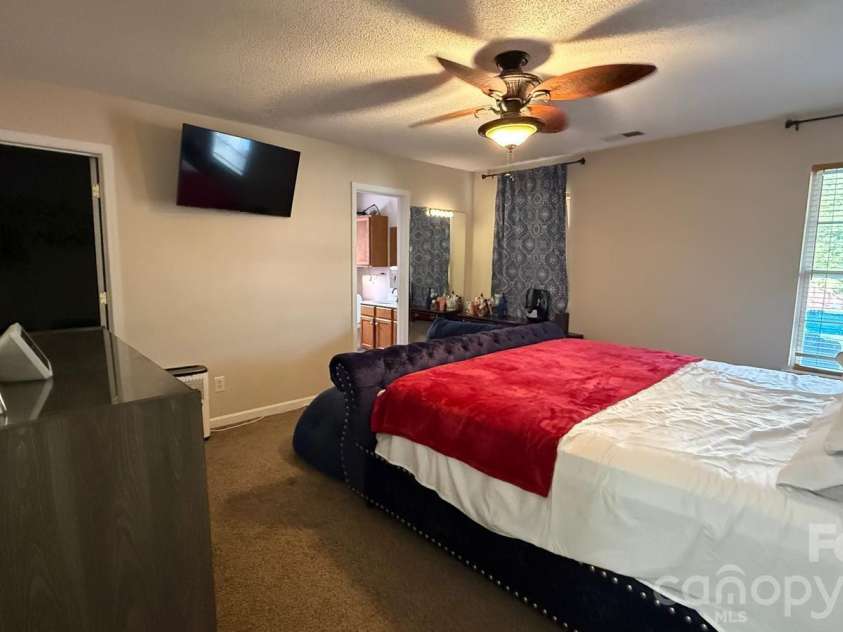 10239 Apple Dove Court, Charlotte, NC 28214.  MLS# CAR4408331, YatesRealty ID 40240. 