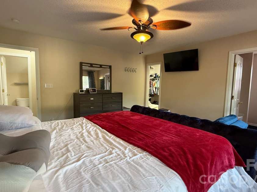 10239 Apple Dove Court, Charlotte, NC 28214.  MLS# CAR4408331, YatesRealty ID 40240. 