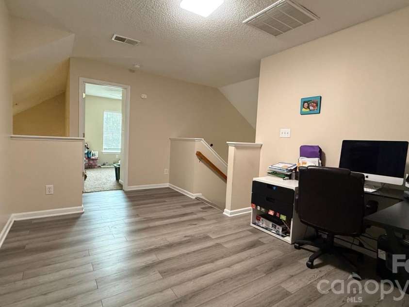 10239 Apple Dove Court, Charlotte, NC 28214.  MLS# CAR4408331, YatesRealty ID 40240. 