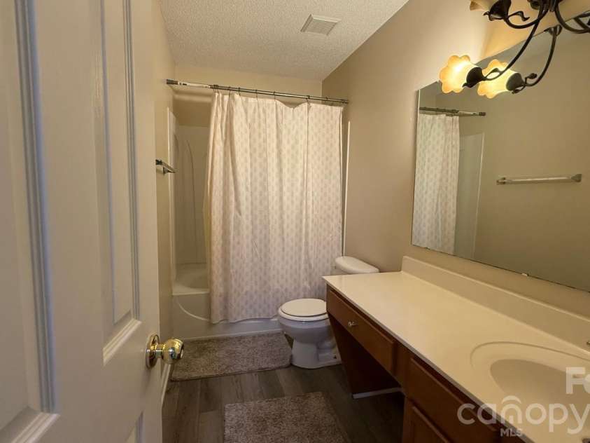 10239 Apple Dove Court, Charlotte, NC 28214.  MLS# CAR4408331, YatesRealty ID 40240. 