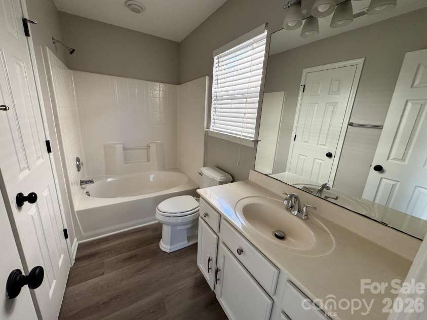 2638 Rozzelles Landing Drive, Charlotte, NC 28214.  MLS# CAR4402218, YatesRealty ID 40241. 