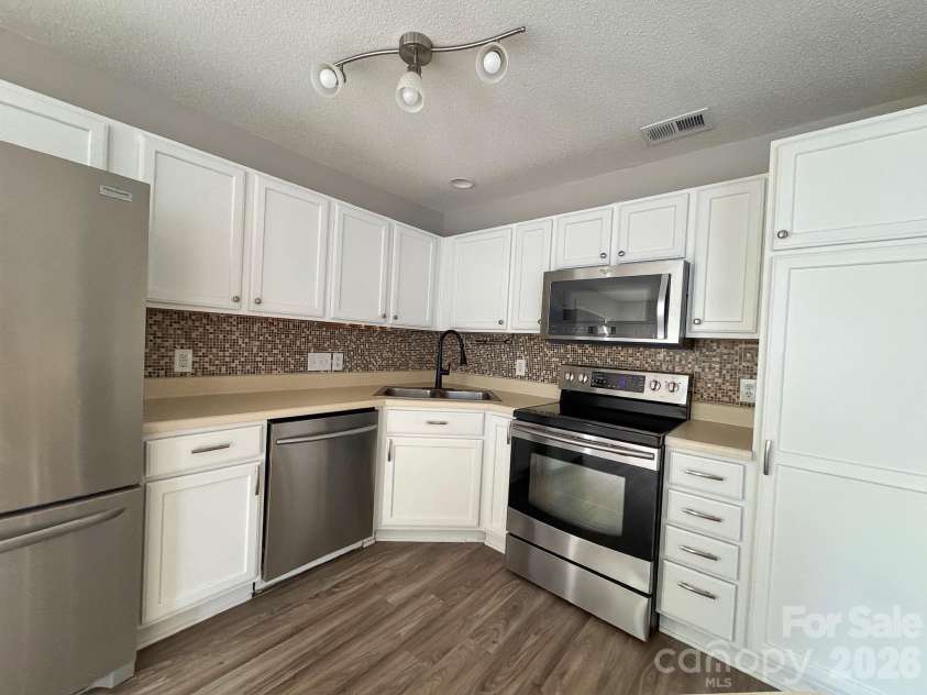 2638 Rozzelles Landing Drive, Charlotte, NC 28214.  MLS# CAR4402218, YatesRealty ID 40241. 