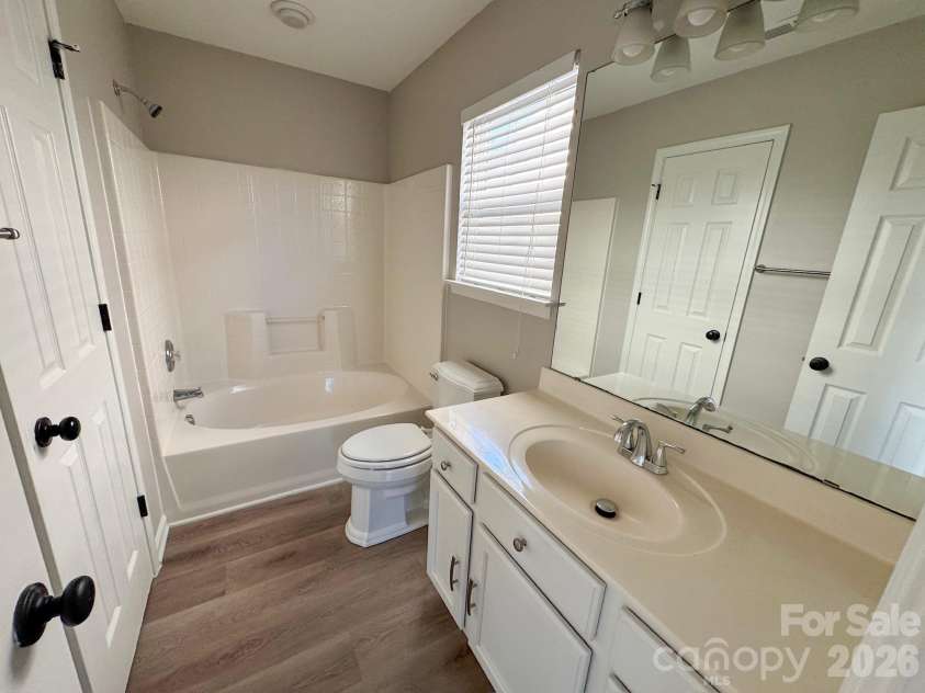 2638 Rozzelles Landing Drive, Charlotte, NC 28214.  MLS# CAR4402218, YatesRealty ID 40241. 