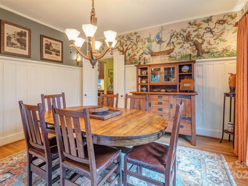 1 Evergreen Lane, Asheville, NC 28801.  MLS# CAR4302888, YatesRealty ID 40242. 