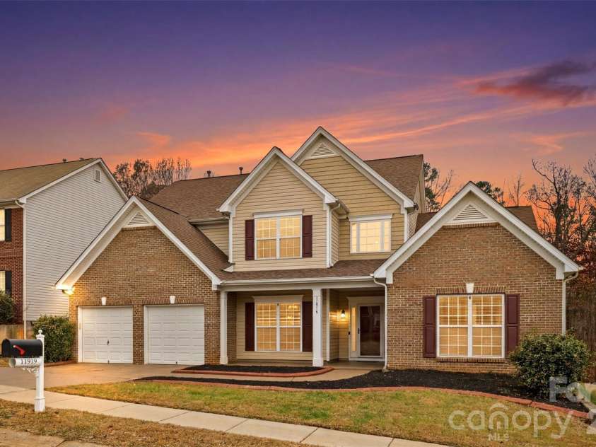 11919 Erwin Ridge Avenue, Charlotte, NC 28213.  MLS# CAR4389516, YatesRealty ID 40242. 