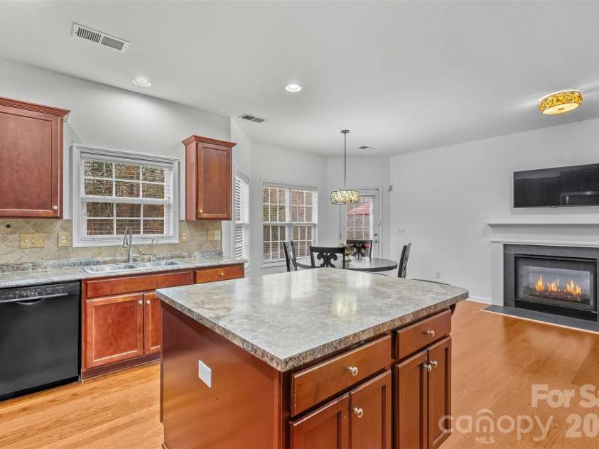11919 Erwin Ridge Avenue, Charlotte, NC 28213.  MLS# CAR4389516, YatesRealty ID 40242. 