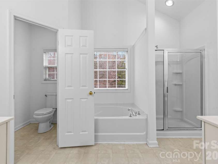 11919 Erwin Ridge Avenue, Charlotte, NC 28213.  MLS# CAR4389516, YatesRealty ID 40242. 