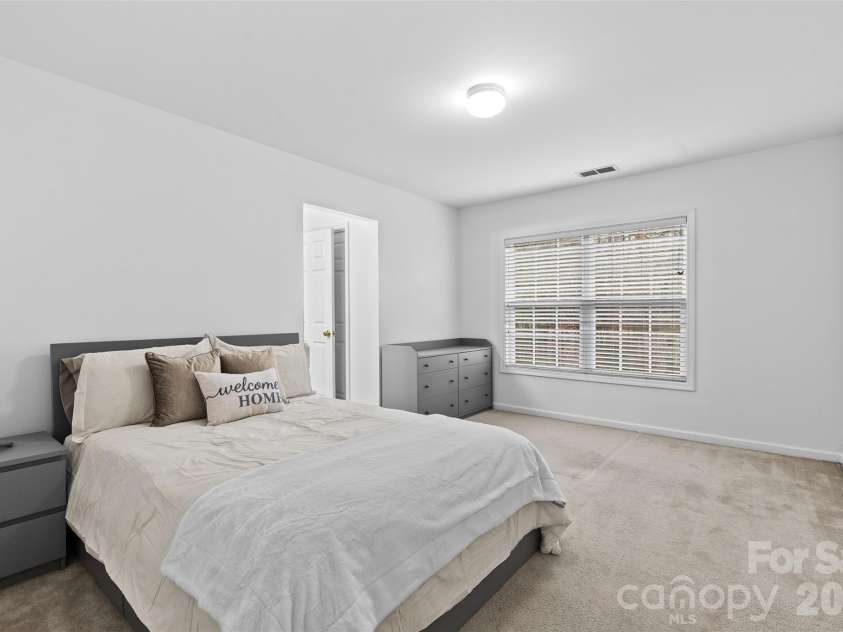 11919 Erwin Ridge Avenue, Charlotte, NC 28213.  MLS# CAR4389516, YatesRealty ID 40242. 
