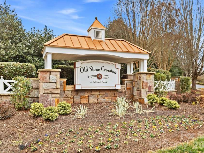 11919 Erwin Ridge Avenue, Charlotte, NC 28213.  MLS# CAR4389516, YatesRealty ID 40242. 