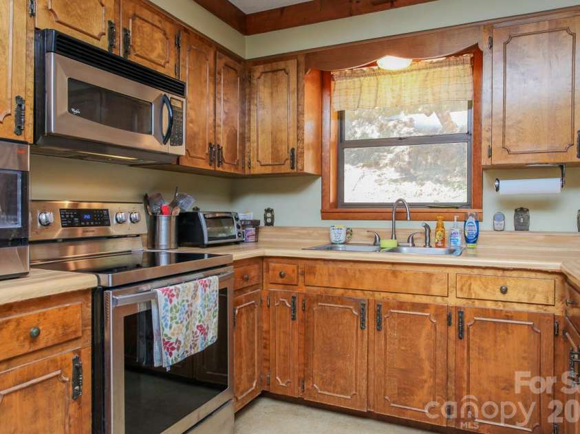 146 Stecoah Heights, Robbinsville, NC 28771.  MLS# CAR4344701, YatesRealty ID 4025. 