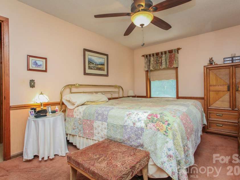 146 Stecoah Heights, Robbinsville, NC 28771.  MLS# CAR4344701, YatesRealty ID 4025. 