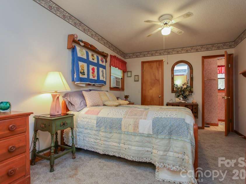 146 Stecoah Heights, Robbinsville, NC 28771.  MLS# CAR4344701, YatesRealty ID 4025. 