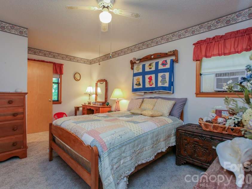 146 Stecoah Heights, Robbinsville, NC 28771.  MLS# CAR4344701, YatesRealty ID 4025. 