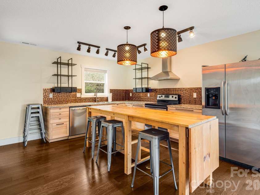 309 London Road, Asheville, NC 28803.  MLS# CAR4353923, YatesRealty ID 4025. 