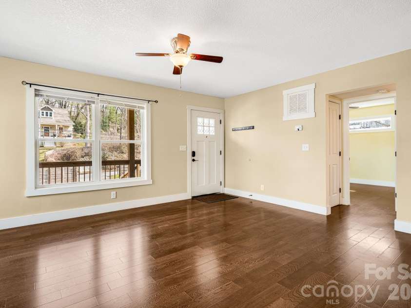 309 London Road, Asheville, NC 28803.  MLS# CAR4353923, YatesRealty ID 4025. 